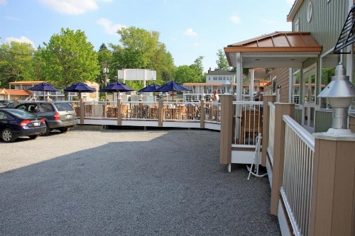 Lake Front Hotel image 13