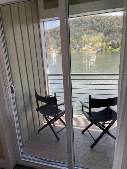 Lake Front Hotel image 20