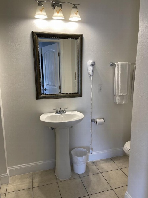 Lake Front Hotel image 22