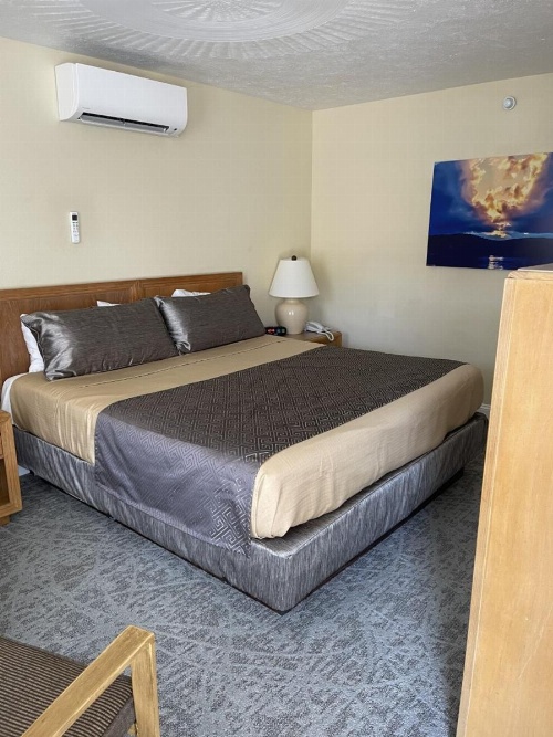 Lake Front Hotel image 25