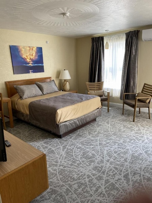 Lake Front Hotel image 31